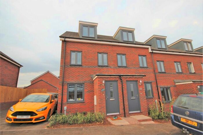 3 Bedroom Semi-Detached House To Rent In Hutchings Drive, Tithebarn, Exeter, EX1