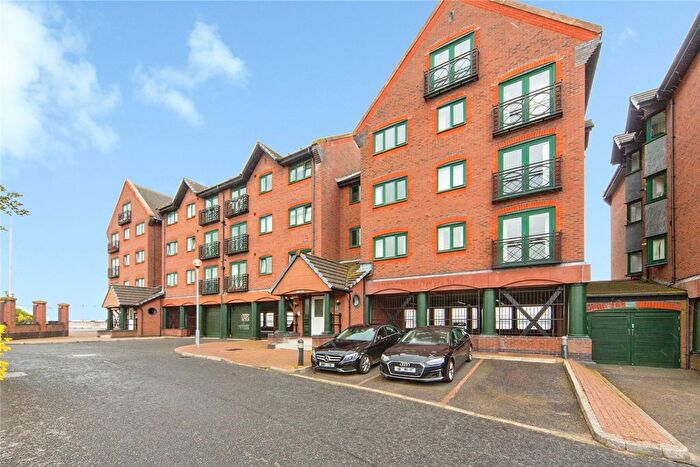 2 Bedroom Flat For Sale In South Ferry Quay, Liverpool, Merseyside, L3