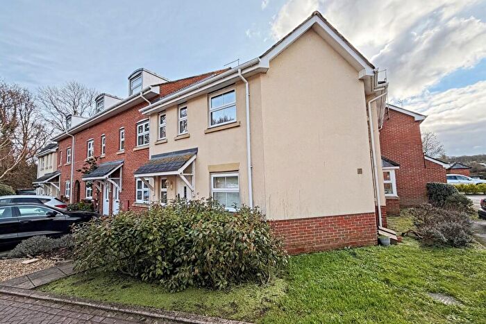 2 Bedroom Flat For Sale In Wimborne, BH21