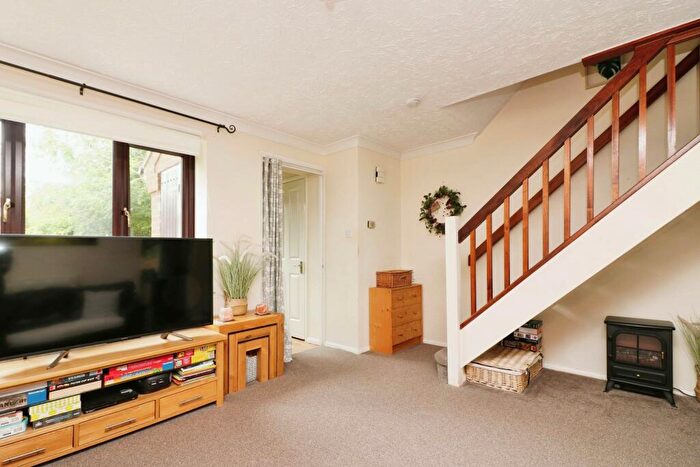 3 Bedroom End Of Terrace House For Sale In Duncan Close, Welwyn Garden City, Herts, AL7