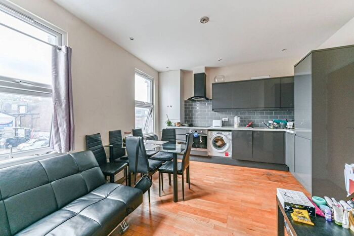 2 Bedroom Flat To Rent In Haydons Road, Wimbledon, London, SW19