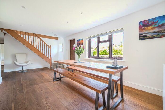 4 Bedroom Detached House For Sale In Martinstown, Dorchester, DT2