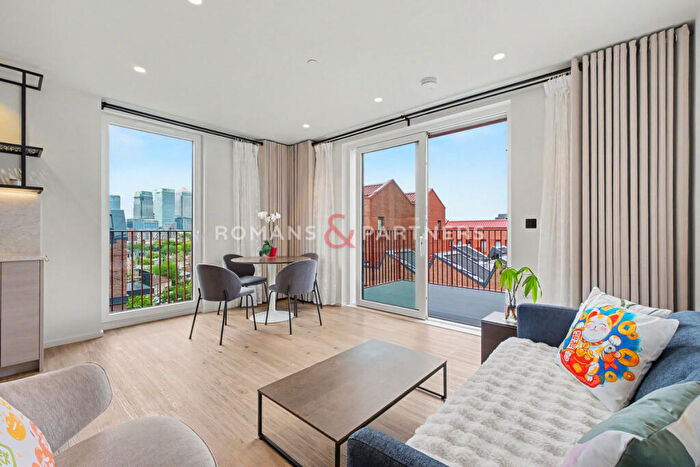2 Bedroom Apartment To Rent In Iris House, Heron Quays, E14