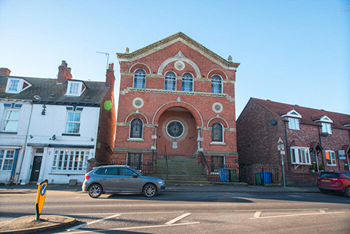 2 Bedroom Flat To Rent In Flat, Chapel Court, HU18