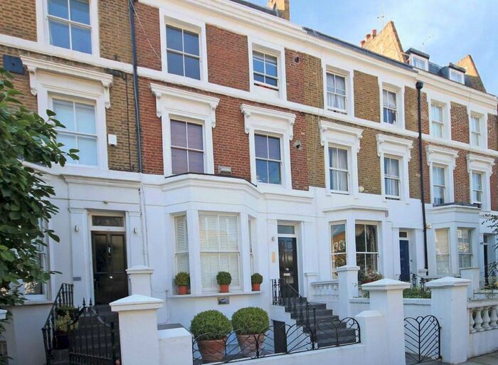 1 Bedroom Flat To Rent In Moore Park Road, London, SW6
