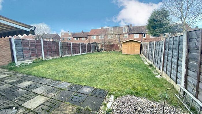 3 Bedroom Detached House To Rent In Warslow Drive, Sale, M33