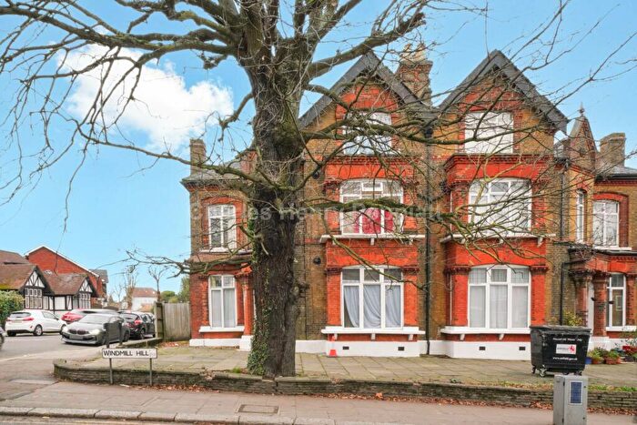 Studio To Rent In Windmill Hill, Enfield Chase, EN2