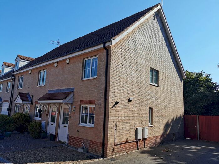 3 Bedroom End Of Terrace House To Rent In Field Grange, Lowestoft, NR32