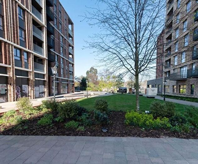 2 Bedroom Flat To Rent In Mary Neuner Road, London, N8