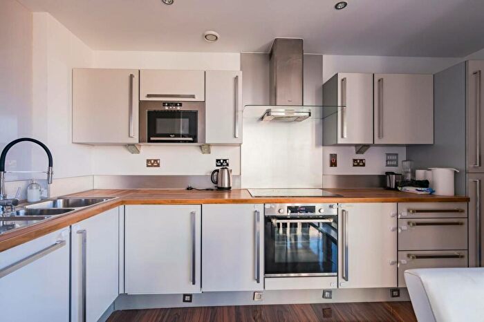 2 Bedroom Flat For Sale In Elektron Tower, Canary Wharf, London, E14