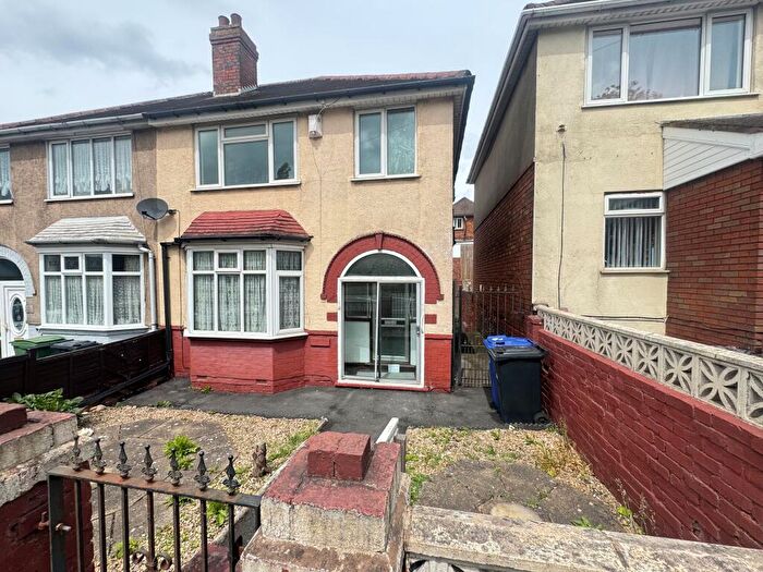 3 Bedroom House To Rent In Stourbrudge Road, Dudley, DY1