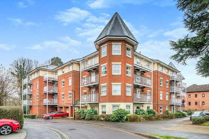 2 Bedroom Apartment To Rent In Rollesbrook Gardens, Southampton, SO15