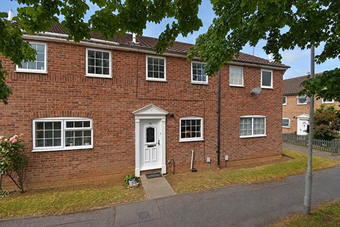 2 Bedroom Terraced House For Sale In Osprey Walk, Luton, LU4