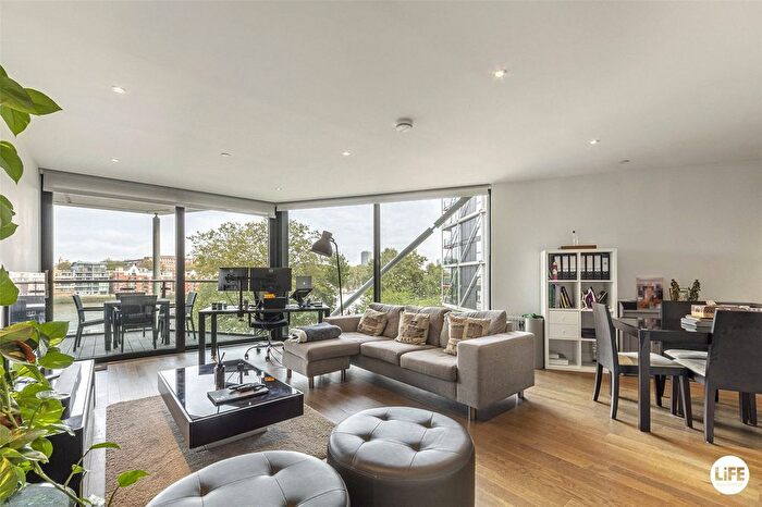 2 Bedroom Flat To Rent In Riverlight Quay, London, SW11