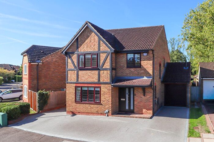 4 Bedroom Detached House For Sale In Forge End, St. Albans, AL2