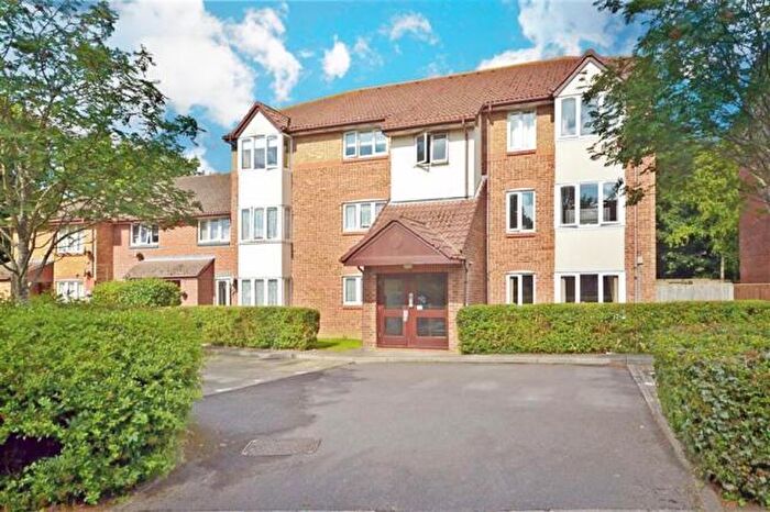 2 Bedroom Apartment To Rent In Tor Close, Waterlooville, PO7
