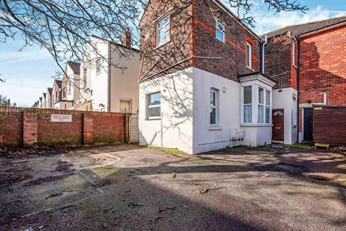 Studio To Rent In New Road, Portsmouth, PO2