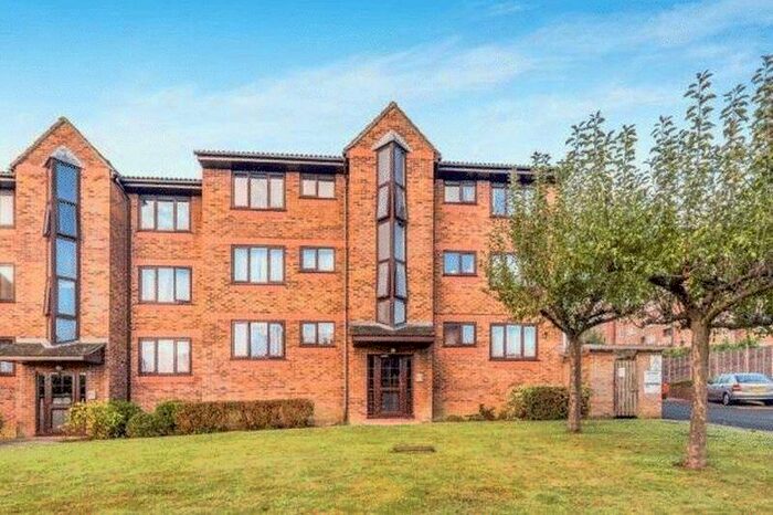 1 Bedroom Apartment To Rent In Birkdale Court, Maidstone, ME16
