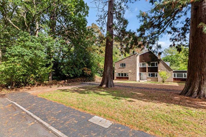 4 Bedroom Detached House To Rent In Yockley Close, Camberley, Surrey, GU15