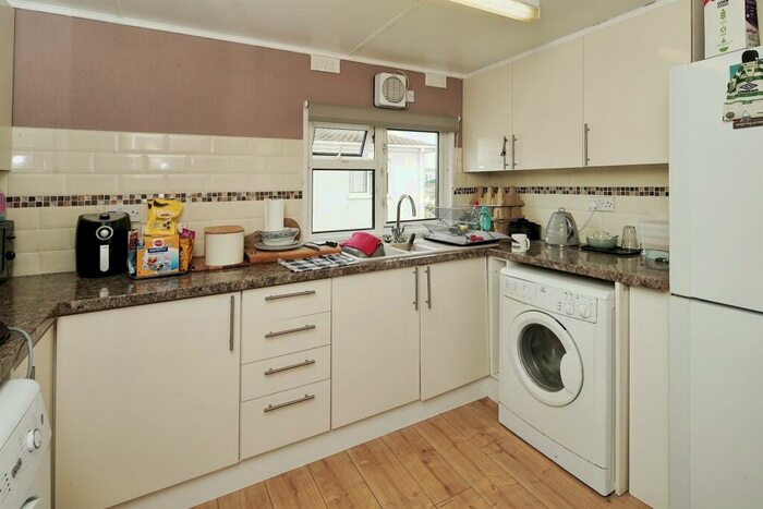 2 Bedroom Detached Bungalow For Sale In Court Farm Road, Newhaven, BN9