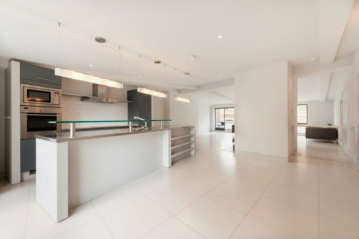 2 Bedroom Apartment To Rent In Wapping High Street London, E1W