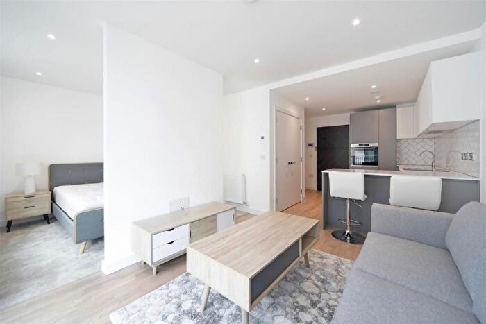 1 Bedroom Flat To Rent In The Green Quarter, London, UB1