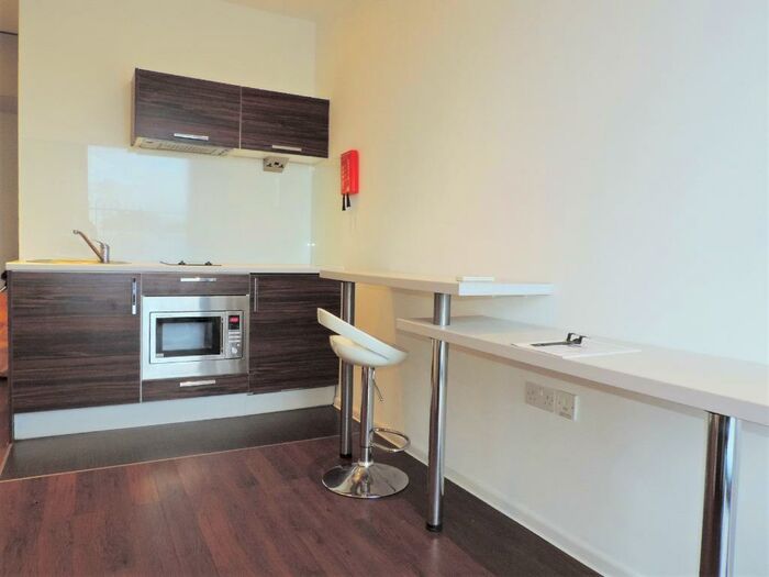 Studio To Rent In Guildford Park Road, Guildford, GU2