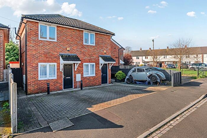 2 Bedroom Apartment For Sale In Northumbria Road, Maidenhead, SL6