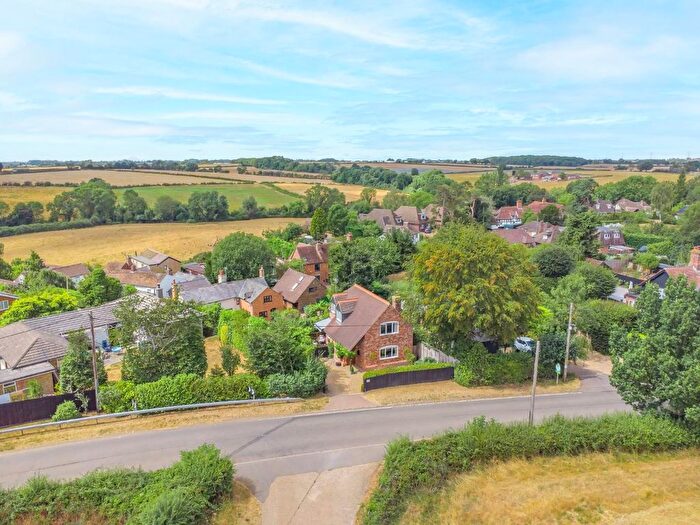 2 Bedroom Detached House For Sale In Soulbury Road, Burcott, Leighton Buzzard, LU7