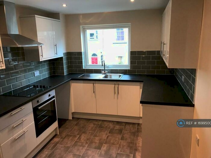 2 Bedroom Flat To Rent In South Road, Weston-Super-Mare, BS23