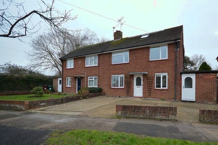 3 Bedroom Semi-Detached House To Rent In Sherborne Road, Chichester PO19