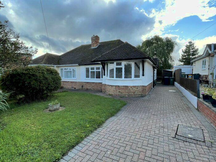 2 Bedroom Bungalow To Rent In Cedar Close, Ampthill, Bedfordshire, MK45