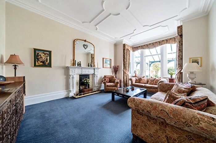 5 Bedroom Detached House For Sale In St Leonards Road, Ealing, W13