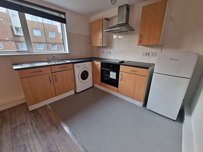 1 Bedroom Flat To Rent In Milliners Court, Biscot Road, Luton, Bedfordshire, LU3