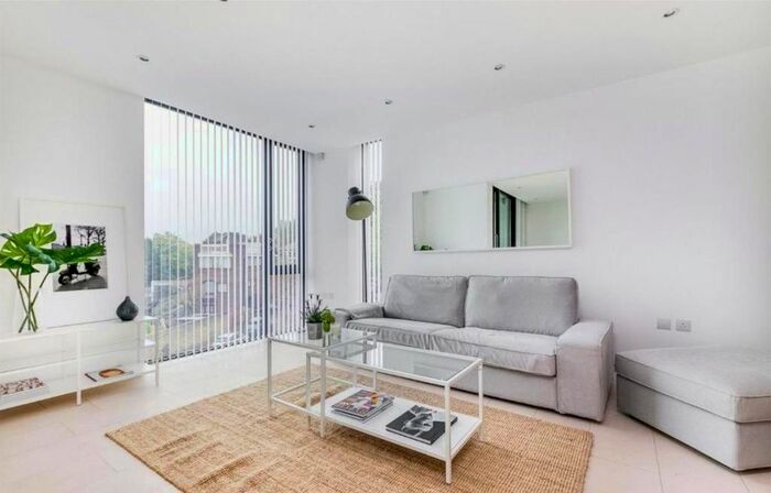 2 Bedroom Flat To Rent In Oval Road, Regents Park, NW1