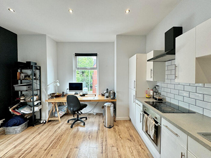 1 Bedroom Flat To Rent In Clarendon Road, Manchester, M16