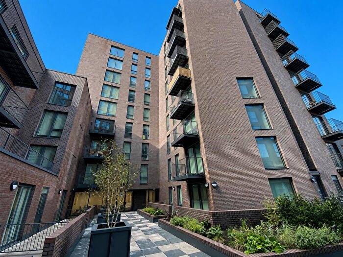 1 Bedroom Apartment To Rent In The Landmark, Oldfield Road, Salford, M5