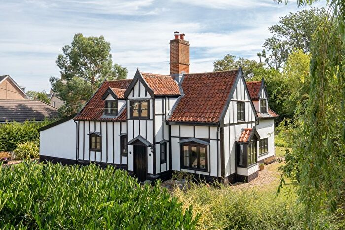 3 Bedroom Cottage For Sale In Chequers Road, Tharston, Norwich, NR15