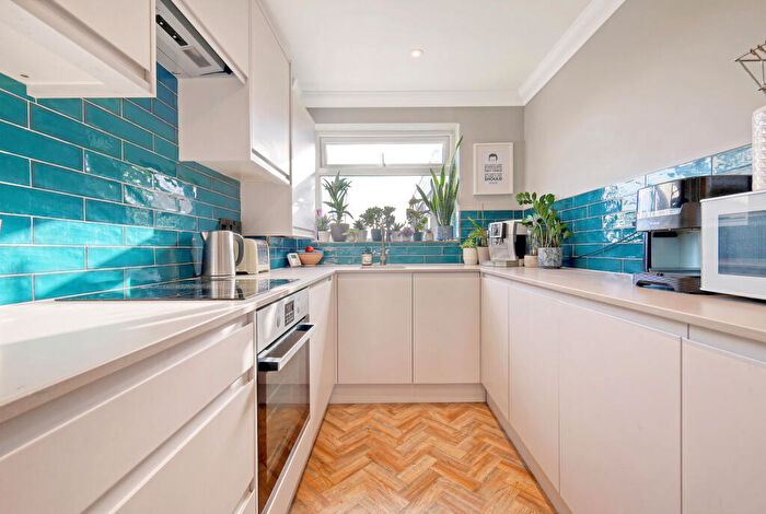 2 Bedroom Apartment For Sale In Station Lane, Ingatestone, CM4