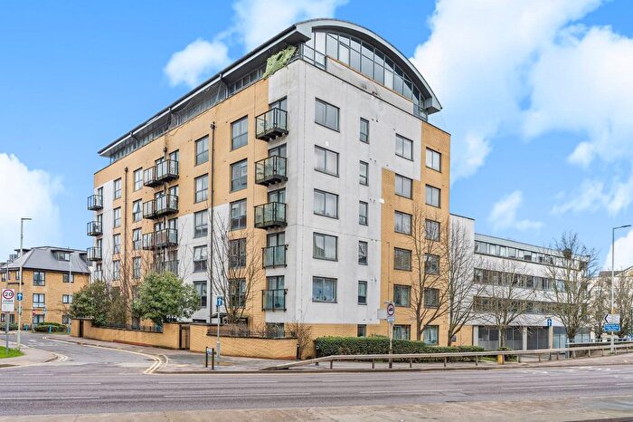 2 Bedroom Flat To Rent In Lord Street, Watford, Hertfordshire, WD17