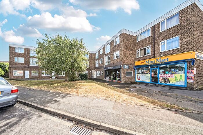 2 Bedroom Flat For Sale In Furrow Way, Maidenhead, SL6
