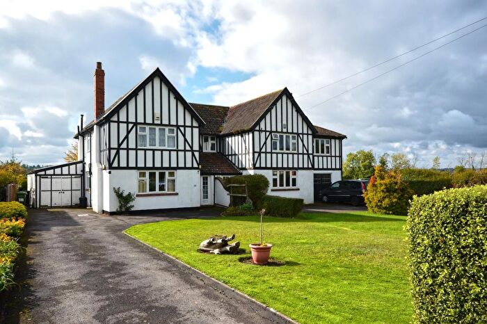 3 Bedroom Semi-Detached House For Sale In Bath Road, Saltford, Bristol, BS31