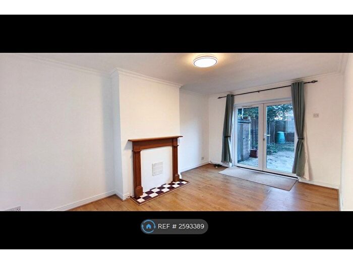 2 Bedroom End Of Terrace House To Rent In Rowan Road, Brentford, TW8