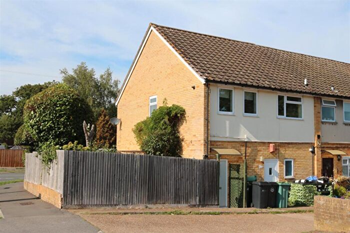 2 Bedroom Maisonette For Sale In Penrose Road, Fetcham, KT22