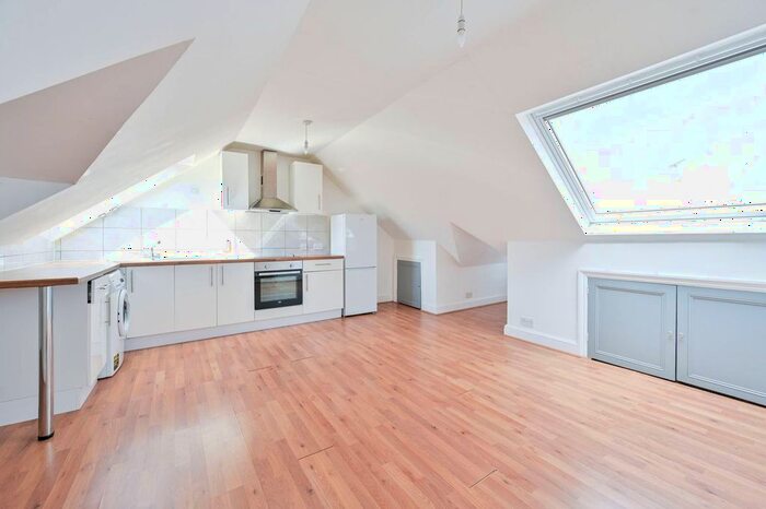 1 Bedroom Flat For Sale In Dumbarton Road, Brixton, London, SW2