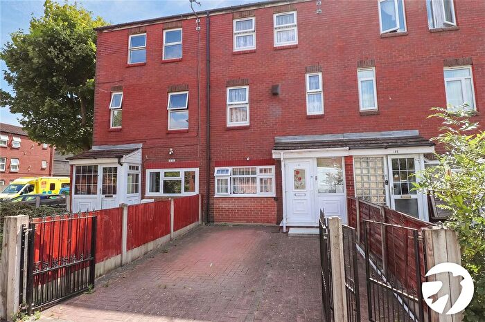 3 Bedroom Terraced House For Sale In Parkway, Erith, DA18