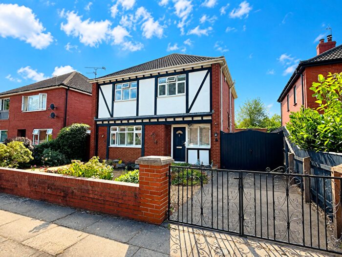 3 Bedroom Detached House For Sale In Eaton Court, Grimsby, DN34