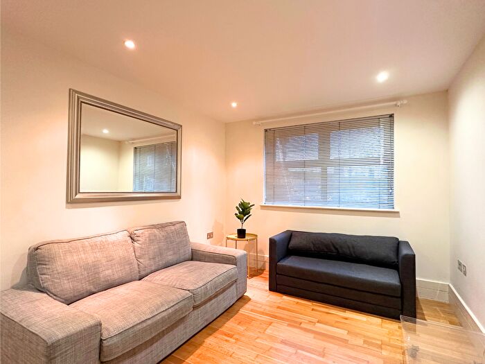 1 Bedroom Flat To Rent In Hartfield Road, Wimbledon, SW19