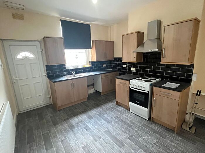 2 Bedroom End Of Terrace House To Rent In Whybourne Grove, Rotherham, S60