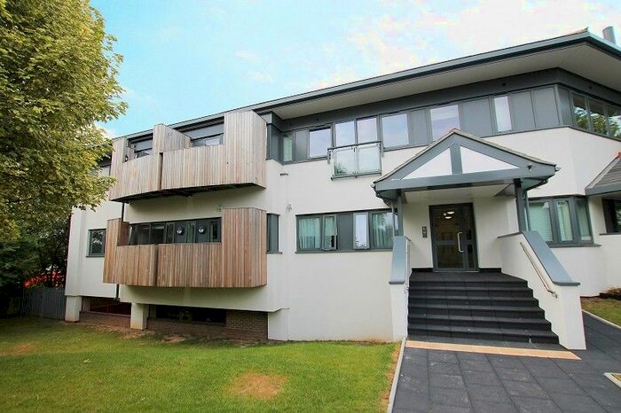 1 Bedroom Flat To Rent In Horsham Gates, North Street, Horsham, West Sussex., RH13